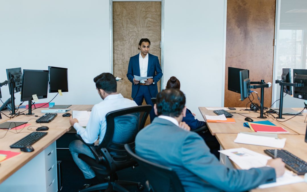 Why Commission Express Tops the List for White-Collar Financial Services Franchises with Low Competition and High Profit